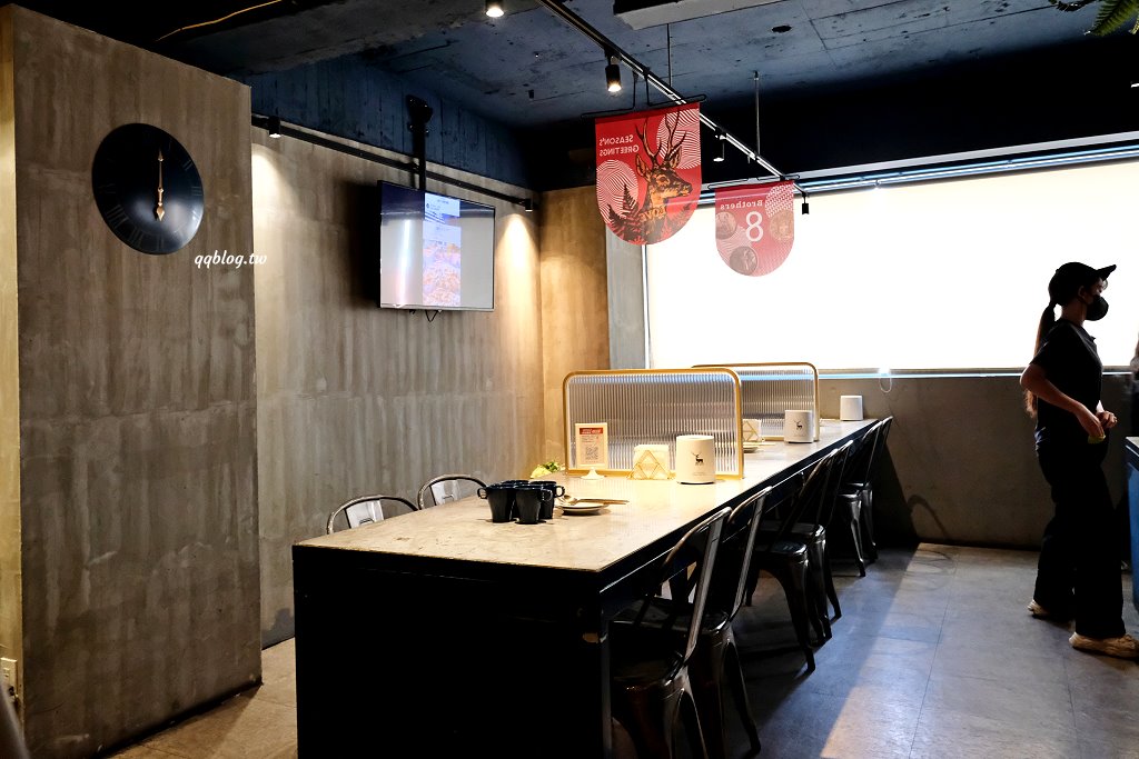 台中北區︱8德司創意餐館．8層蒸籠堆疊成一座101海鮮塔，IG爆紅美食 @QQ的懶骨頭