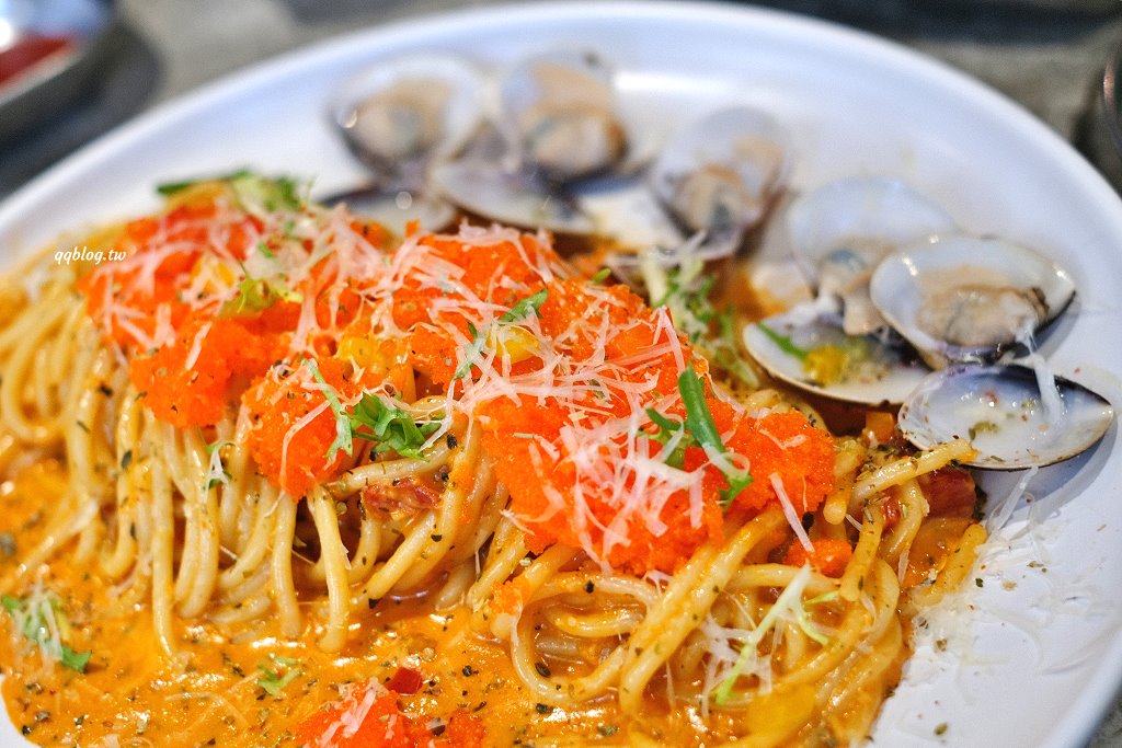 台中北區︱8德司創意餐館．8層蒸籠堆疊成一座101海鮮塔，IG爆紅美食 @QQ的懶骨頭