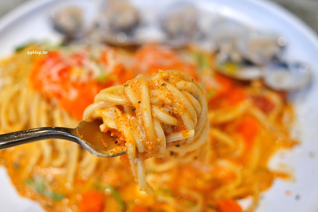 台中北區︱8德司創意餐館．8層蒸籠堆疊成一座101海鮮塔，IG爆紅美食 @QQ的懶骨頭