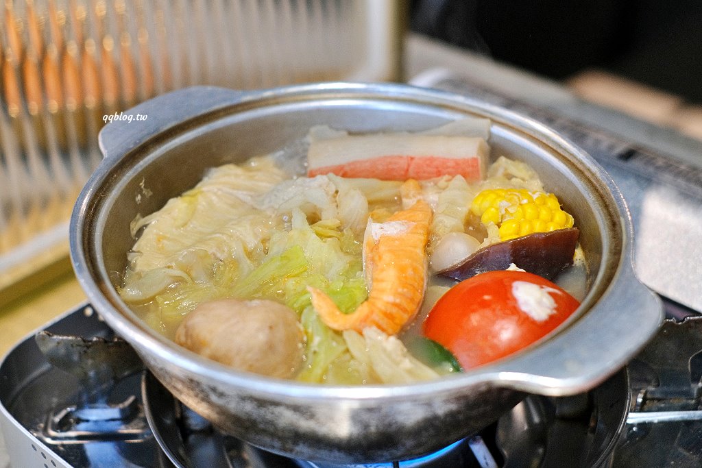 台中北區︱8德司創意餐館．8層蒸籠堆疊成一座101海鮮塔，IG爆紅美食 @QQ的懶骨頭