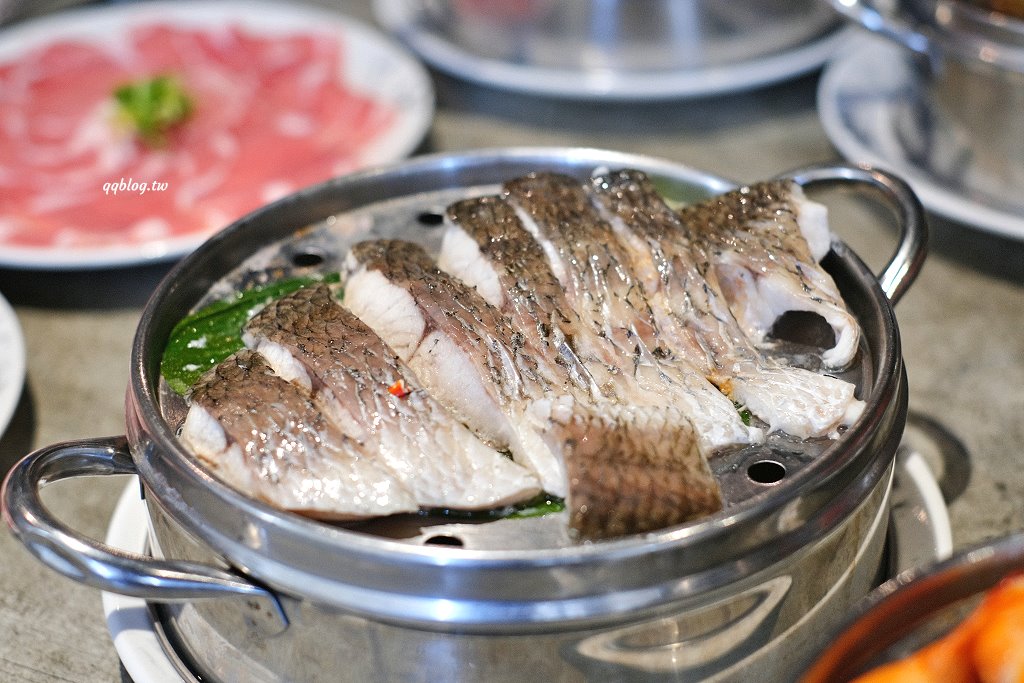 台中北區︱8德司創意餐館．8層蒸籠堆疊成一座101海鮮塔，IG爆紅美食 @QQ的懶骨頭