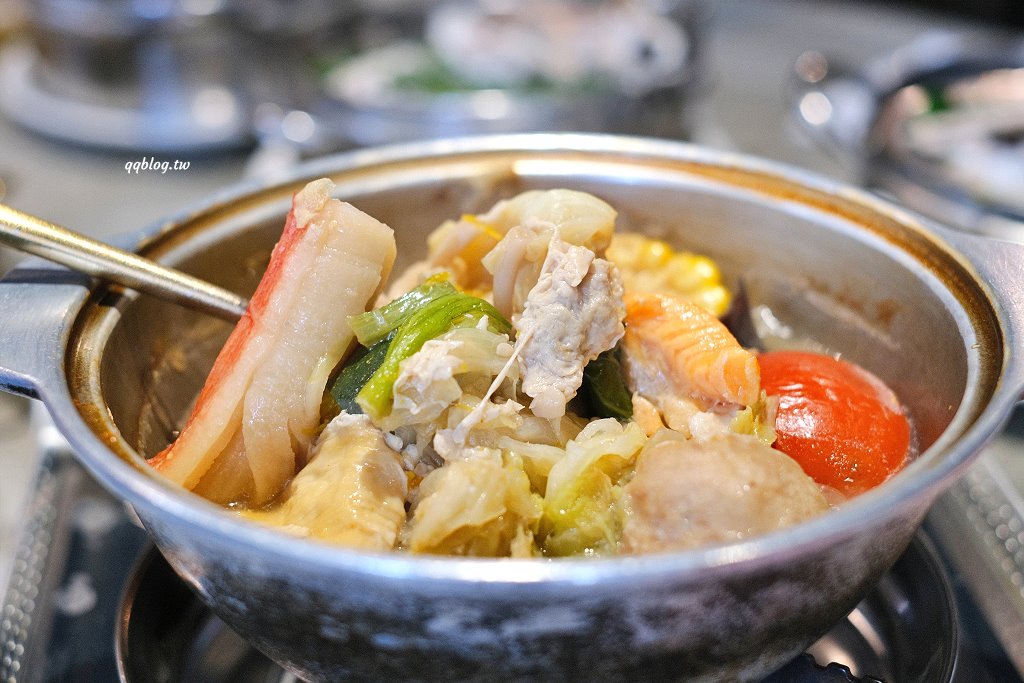 台中北區︱8德司創意餐館．8層蒸籠堆疊成一座101海鮮塔，IG爆紅美食 @QQ的懶骨頭