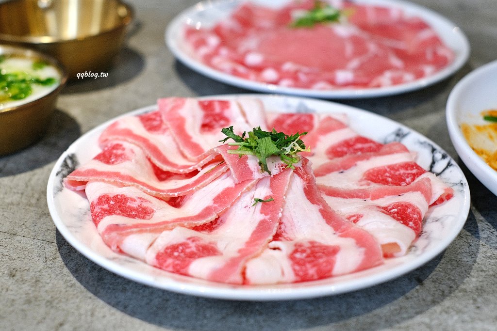 台中北區︱8德司創意餐館．8層蒸籠堆疊成一座101海鮮塔，IG爆紅美食 @QQ的懶骨頭