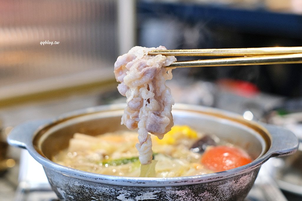 台中北區︱8德司創意餐館．8層蒸籠堆疊成一座101海鮮塔，IG爆紅美食 @QQ的懶骨頭