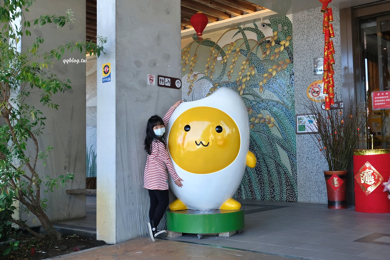 宜蘭蘇澳︱一米特米食點心觀光工廠．超好買伴手禮觀光工廠，宜蘭雨天室內景點推薦 @QQ的懶骨頭