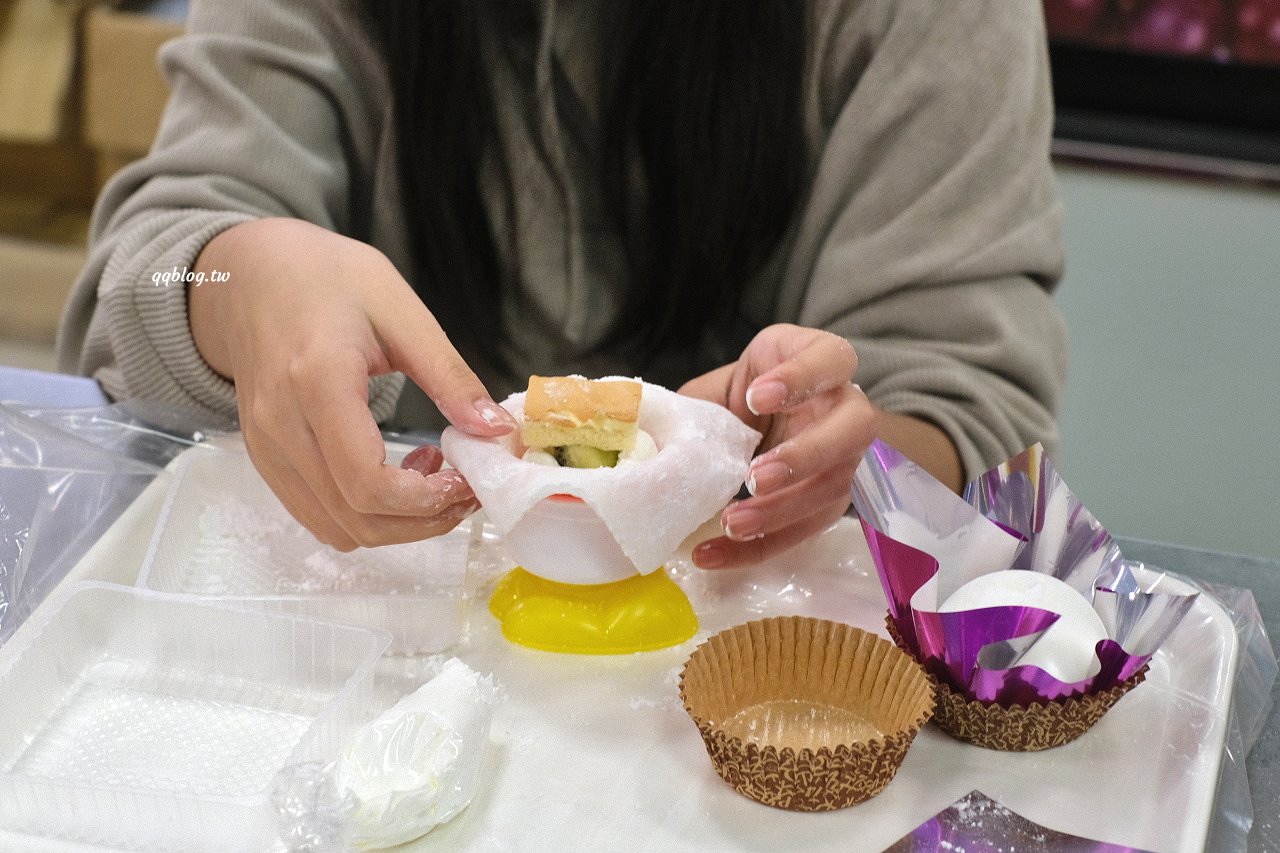 宜蘭蘇澳︱一米特米食點心觀光工廠．超好買伴手禮觀光工廠，宜蘭雨天室內景點推薦 @QQ的懶骨頭