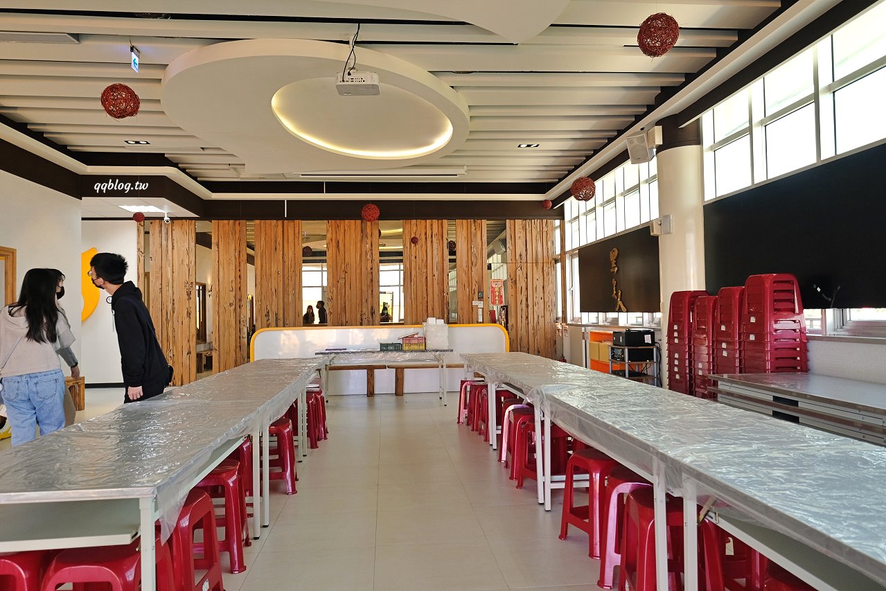 宜蘭蘇澳︱一米特米食點心觀光工廠．超好買伴手禮觀光工廠，宜蘭雨天室內景點推薦 @QQ的懶骨頭