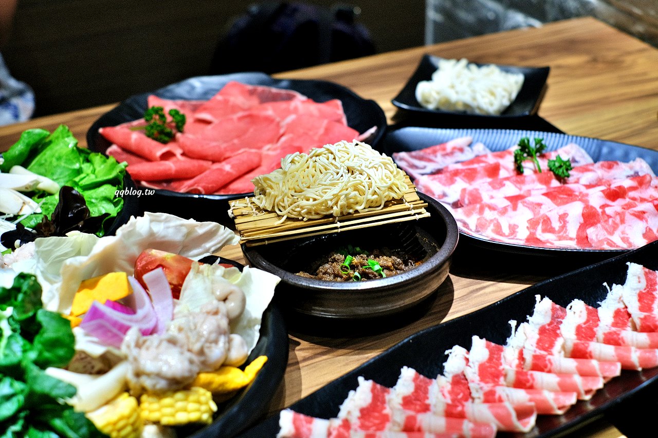 台中豐原︱十二段鍋の物 豐原店．彰化人氣鍋物二代店，野菜、飲料、冰品無限供應 @QQ的懶骨頭