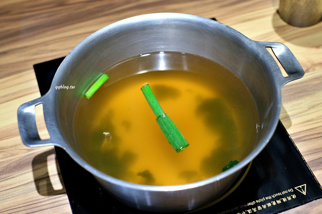 台中豐原︱十二段鍋の物 豐原店．彰化人氣鍋物二代店，野菜、飲料、冰品無限供應 @QQ的懶骨頭