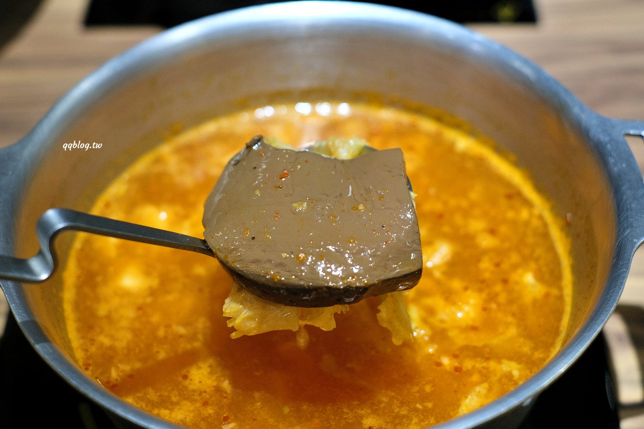 台中豐原︱十二段鍋の物 豐原店．彰化人氣鍋物二代店，野菜、飲料、冰品無限供應 @QQ的懶骨頭