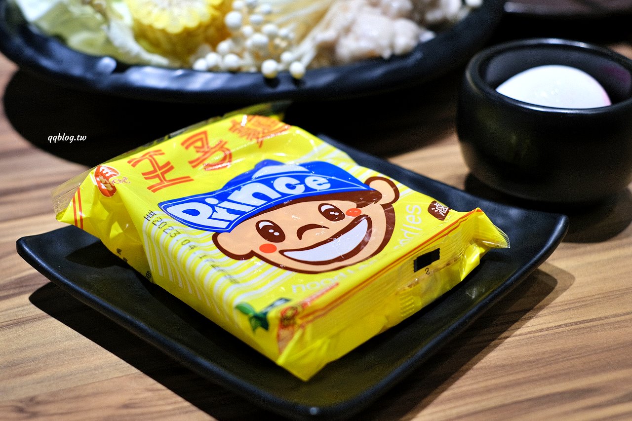 台中豐原︱十二段鍋の物 豐原店．彰化人氣鍋物二代店，野菜、飲料、冰品無限供應 @QQ的懶骨頭