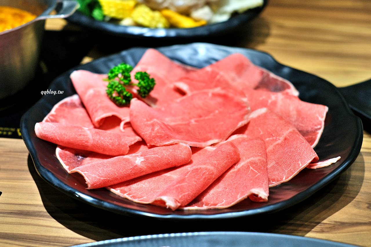 台中豐原︱十二段鍋の物 豐原店．彰化人氣鍋物二代店，野菜、飲料、冰品無限供應 @QQ的懶骨頭