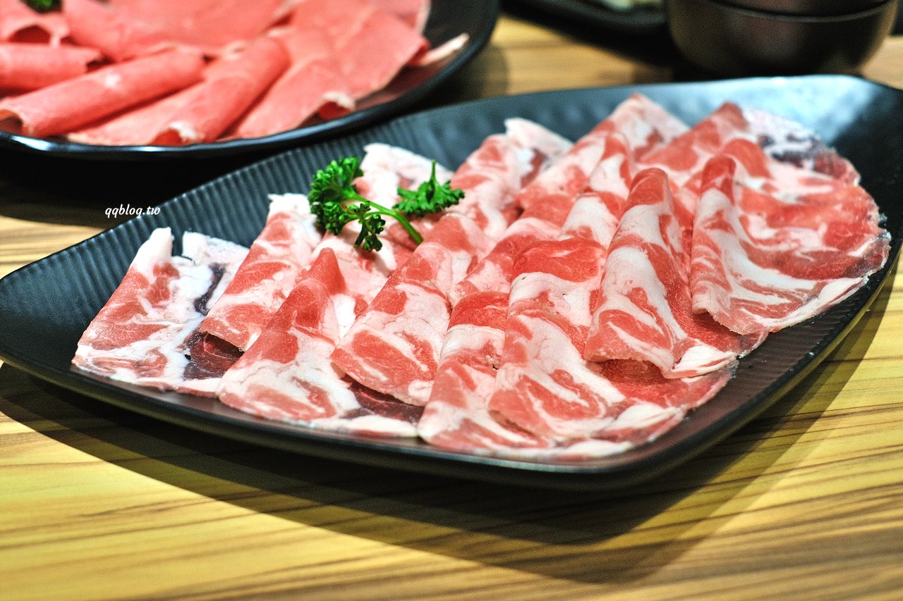 台中豐原︱十二段鍋の物 豐原店．彰化人氣鍋物二代店，野菜、飲料、冰品無限供應 @QQ的懶骨頭