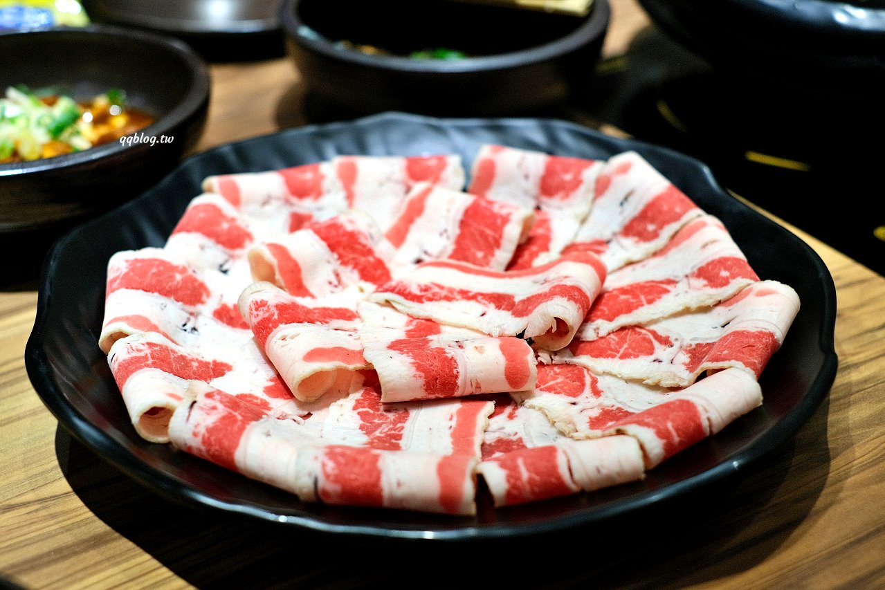 台中豐原︱十二段鍋の物 豐原店．彰化人氣鍋物二代店，野菜、飲料、冰品無限供應 @QQ的懶骨頭