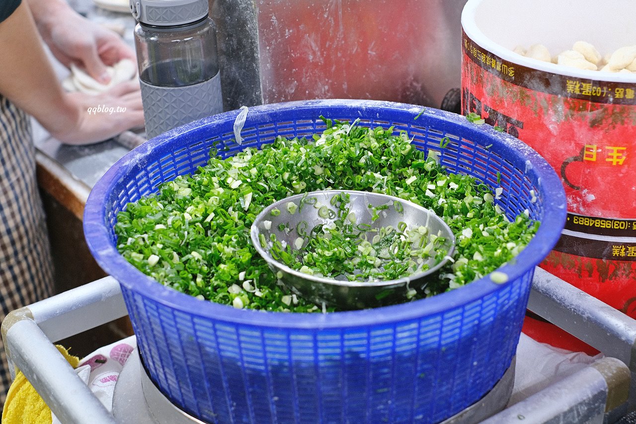 宜蘭羅東︱正常鮮肉小籠湯包．皮薄鮮嫩多汁又飽滿，一人一籠才吃的過癮 @QQ的懶骨頭