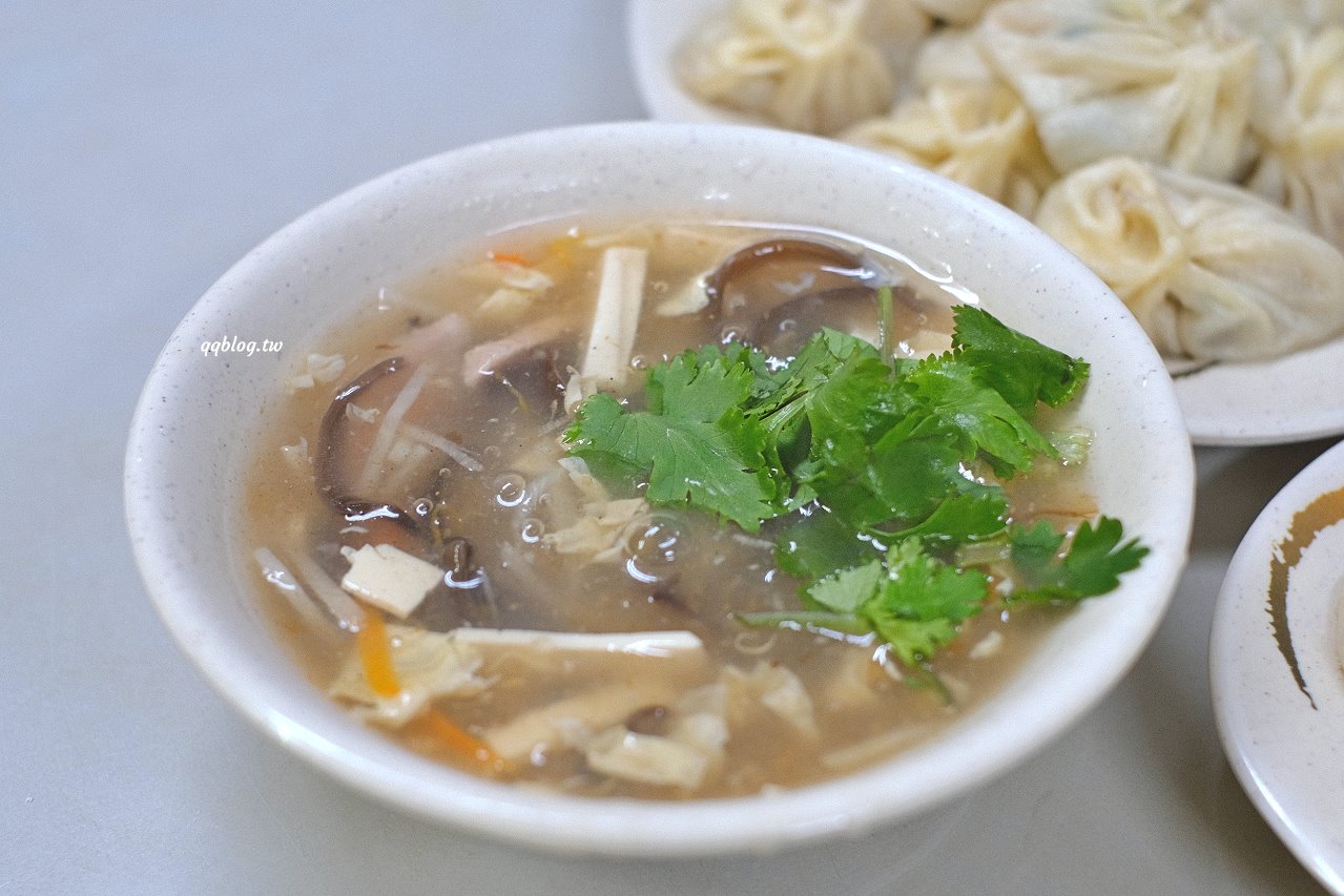 宜蘭羅東︱正常鮮肉小籠湯包．皮薄鮮嫩多汁又飽滿，一人一籠才吃的過癮 @QQ的懶骨頭