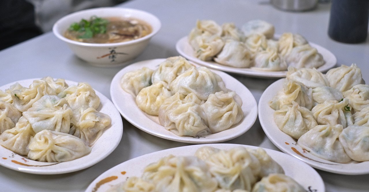 宜蘭羅東︱正常鮮肉小籠湯包．皮薄鮮嫩多汁又飽滿，一人一籠才吃的過癮 @QQ的懶骨頭