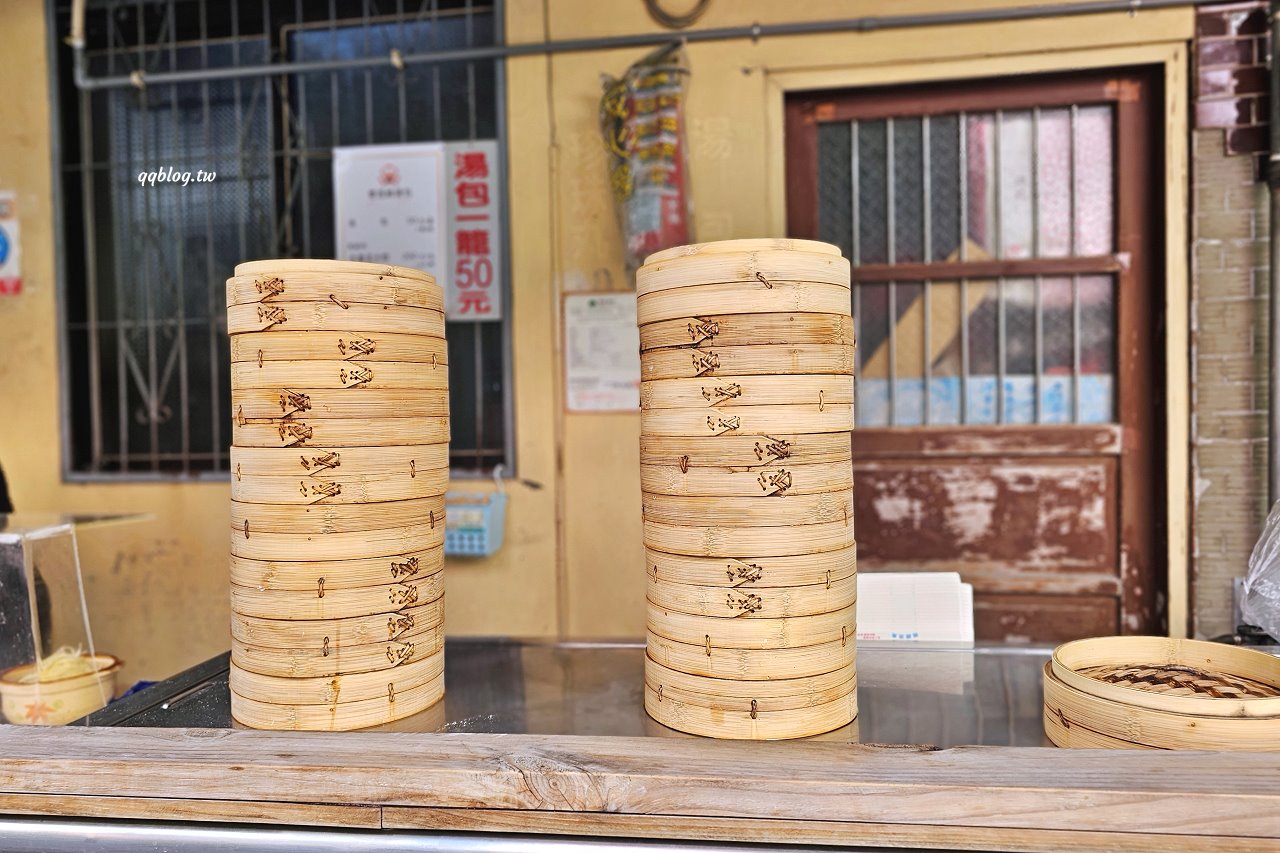 台中豐原︱豐原鮮湯包．巷弄裡超人氣鮮肉湯包，現點現作只賣四小時 @QQ的懶骨頭
