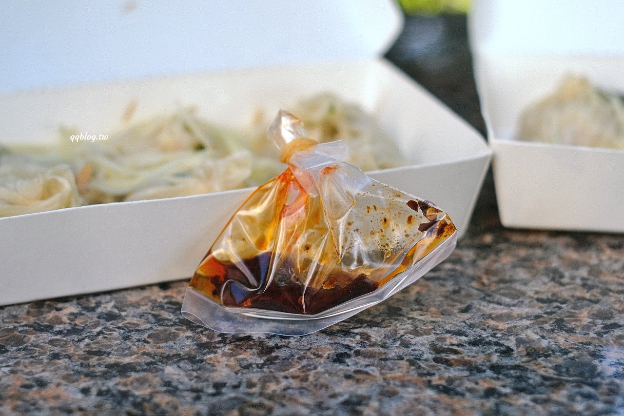 台中豐原︱豐原鮮湯包．巷弄裡超人氣鮮肉湯包，現點現作只賣四小時 @QQ的懶骨頭