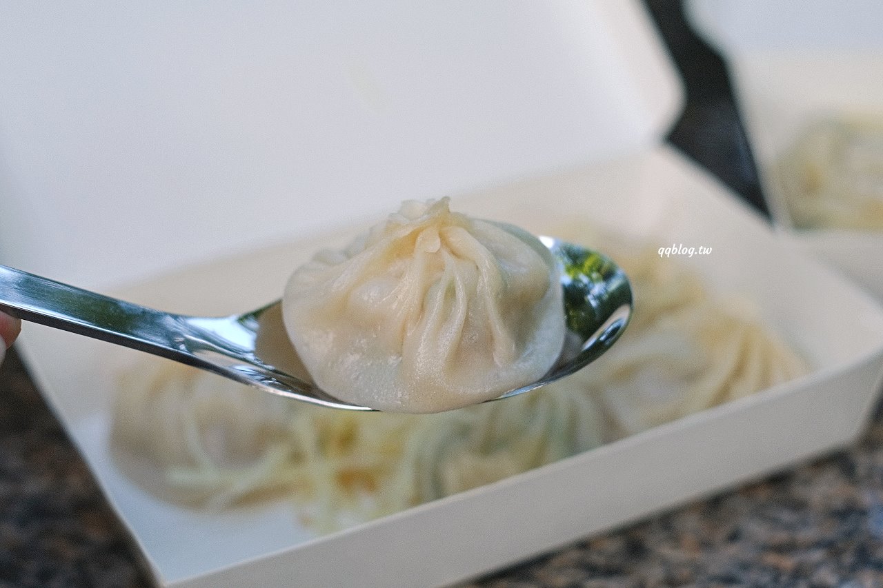 台中豐原︱豐原鮮湯包．巷弄裡超人氣鮮肉湯包，現點現作只賣四小時 @QQ的懶骨頭