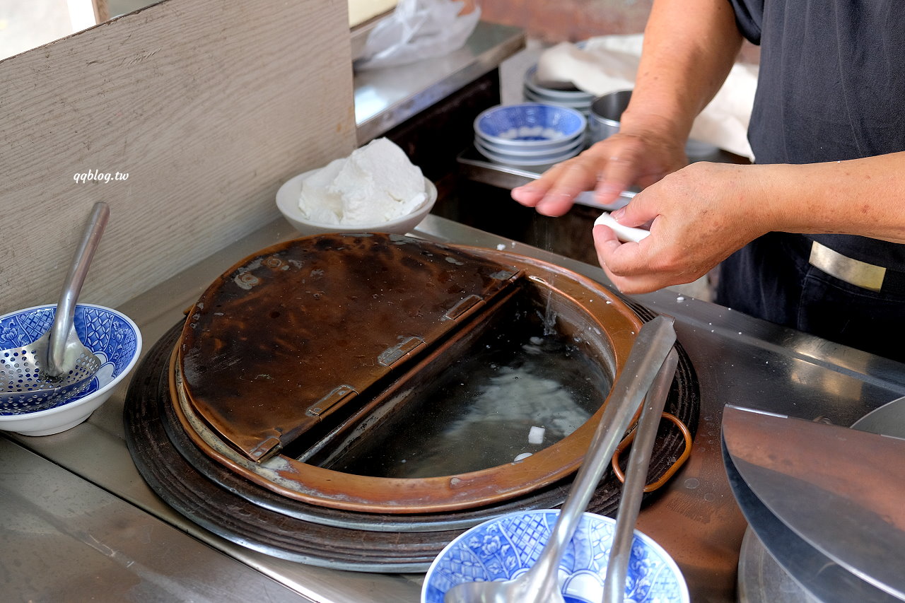 台中中區︱四季春甜食店．營業超過百年的冰品店，現點現煮的湯圓QQ的好好吃，台中冰品推薦 @QQ的懶骨頭