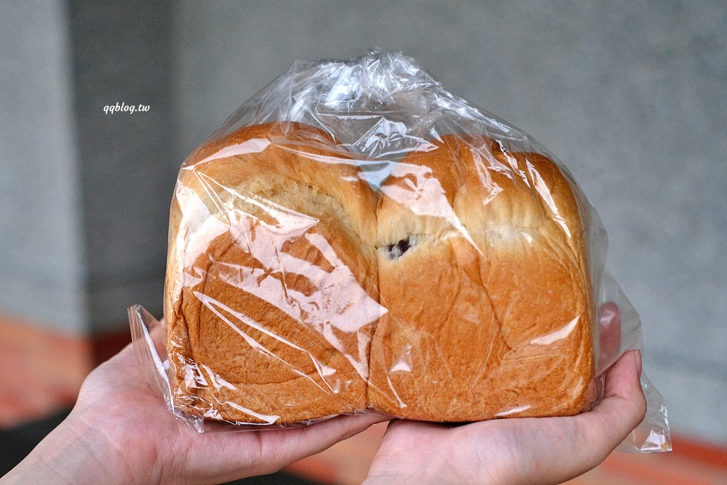 台東關山︱火盛製餅舖．在地營業超過50年的麵包店，爆炸多紅豆吐司必買 @QQ的懶骨頭