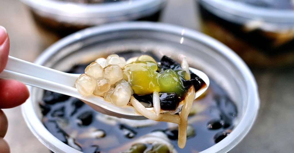 台中東勢︱清涼半世紀 羅氏粉粿．四~十月的季節限定粉圓冰，天氣越熱人氣越夯，東勢中華電信旁 @QQ的懶骨頭