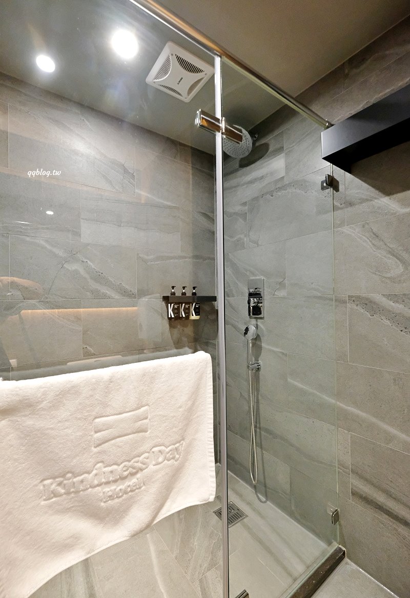 台南住宿︱康橋慢旅 Kindness Day Hotel．康橋系列升級版文青風格飯店，質感升級，點心吧、宵夜、早餐，讓你吃飽飽 @QQ的懶骨頭