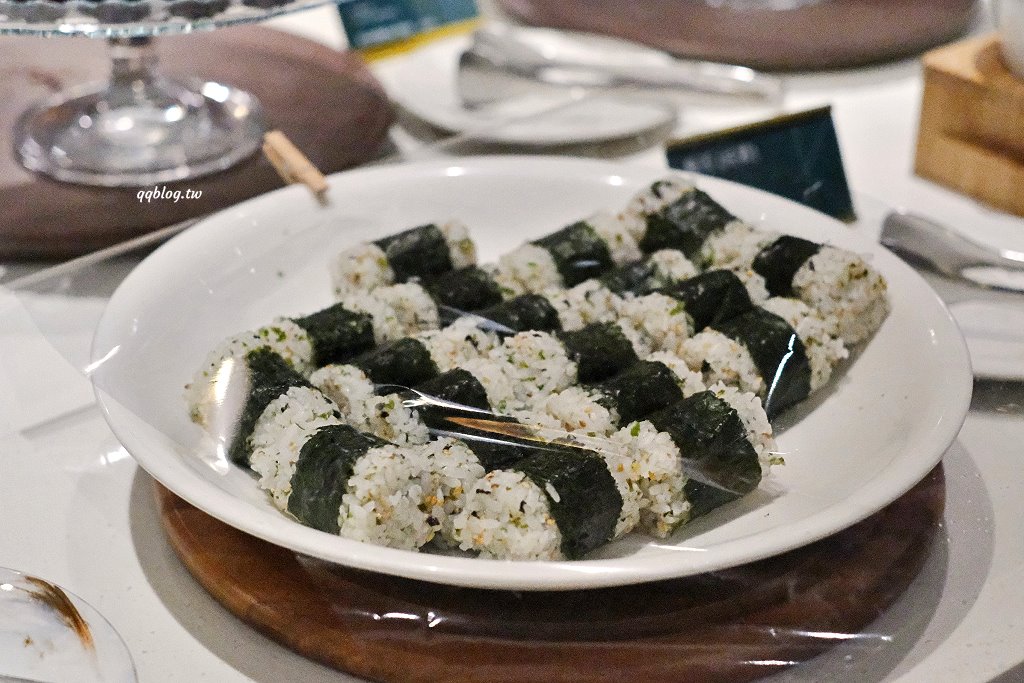 台南住宿︱康橋慢旅 Kindness Day Hotel．康橋系列升級版文青風格飯店，質感升級，點心吧、宵夜、早餐，讓你吃飽飽 @QQ的懶骨頭