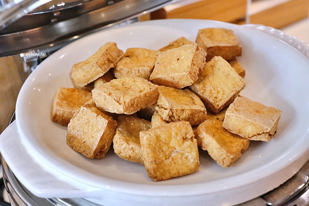 台南住宿︱康橋慢旅 Kindness Day Hotel．康橋系列升級版文青風格飯店，質感升級，點心吧、宵夜、早餐，讓你吃飽飽 @QQ的懶骨頭