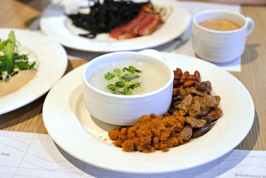 台南住宿︱康橋慢旅 Kindness Day Hotel．康橋系列升級版文青風格飯店，質感升級，點心吧、宵夜、早餐，讓你吃飽飽 @QQ的懶骨頭