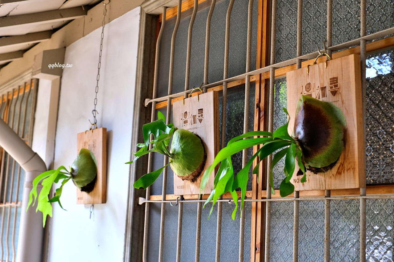 台中豐原︱憬初尋/Startin&#8217; Coffee Roasters．倉庫改建的工業風咖啡館，自家烘焙咖啡豆香醇好喝 @QQ的懶骨頭