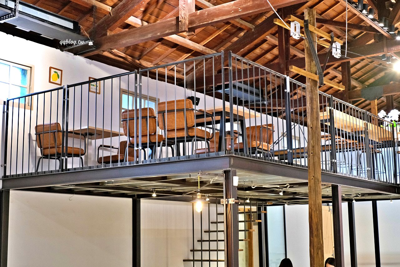 台中豐原︱憬初尋/Startin&#8217; Coffee Roasters．倉庫改建的工業風咖啡館，自家烘焙咖啡豆香醇好喝 @QQ的懶骨頭