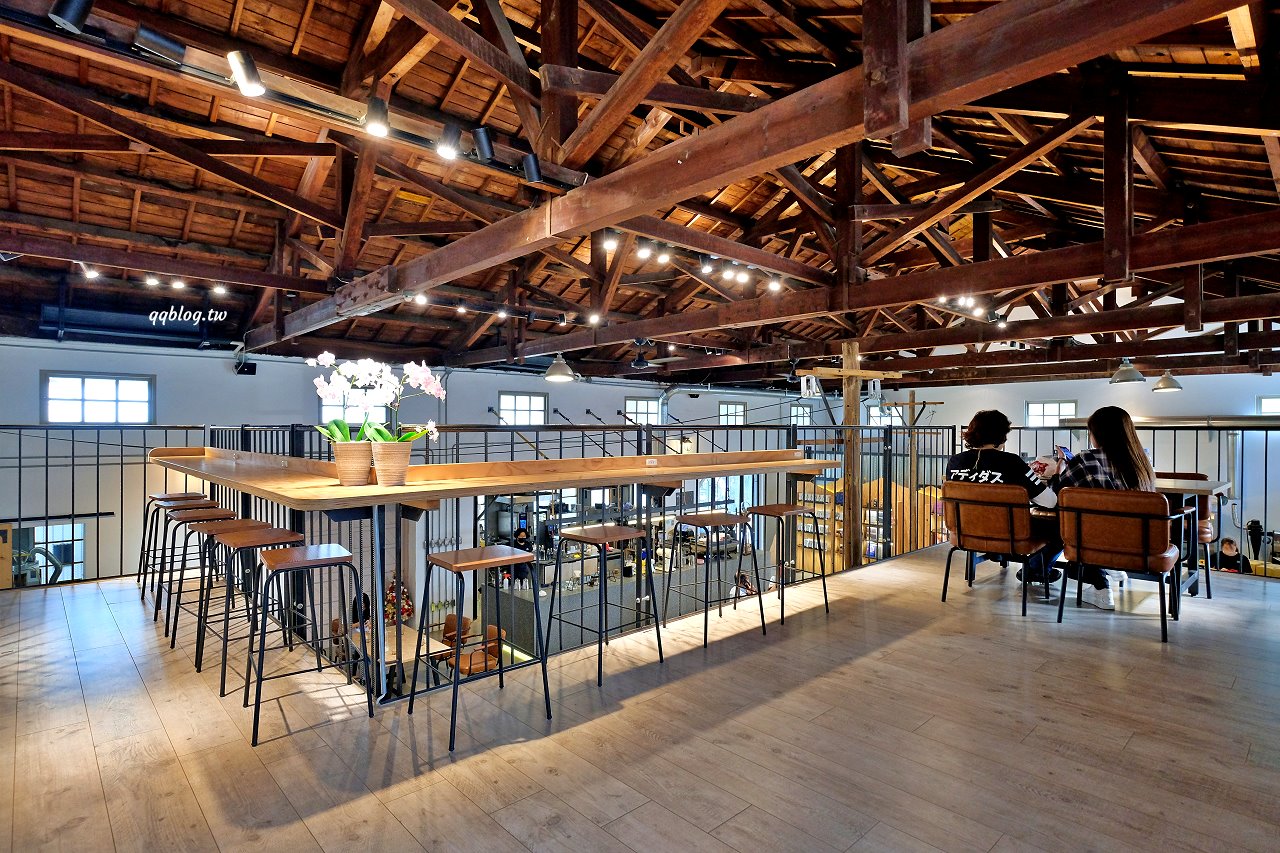台中豐原︱憬初尋/Startin&#8217; Coffee Roasters．倉庫改建的工業風咖啡館，自家烘焙咖啡豆香醇好喝 @QQ的懶骨頭