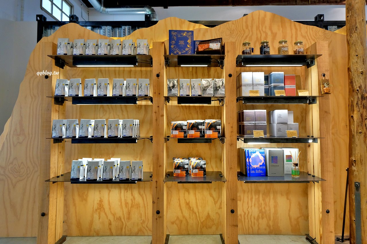 台中豐原︱憬初尋/Startin&#8217; Coffee Roasters．倉庫改建的工業風咖啡館，自家烘焙咖啡豆香醇好喝 @QQ的懶骨頭