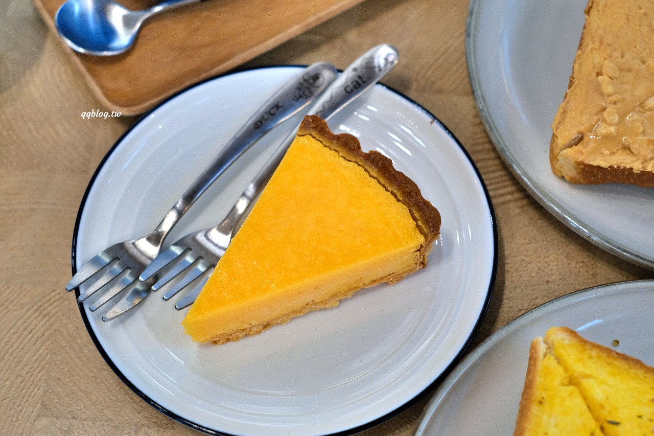 台中豐原︱憬初尋/Startin&#8217; Coffee Roasters．倉庫改建的工業風咖啡館，自家烘焙咖啡豆香醇好喝 @QQ的懶骨頭