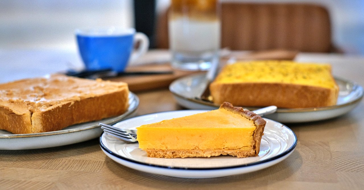 台中豐原︱憬初尋/Startin&#8217; Coffee Roasters．倉庫改建的工業風咖啡館，自家烘焙咖啡豆香醇好喝 @QQ的懶骨頭