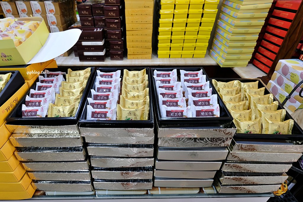 台中北區︱香格禮坊．台中老字號餅店，以蛋黃酥打出名號，中秋節前夕沒有提早預訂只能現場排到天荒地老 @QQ的懶骨頭