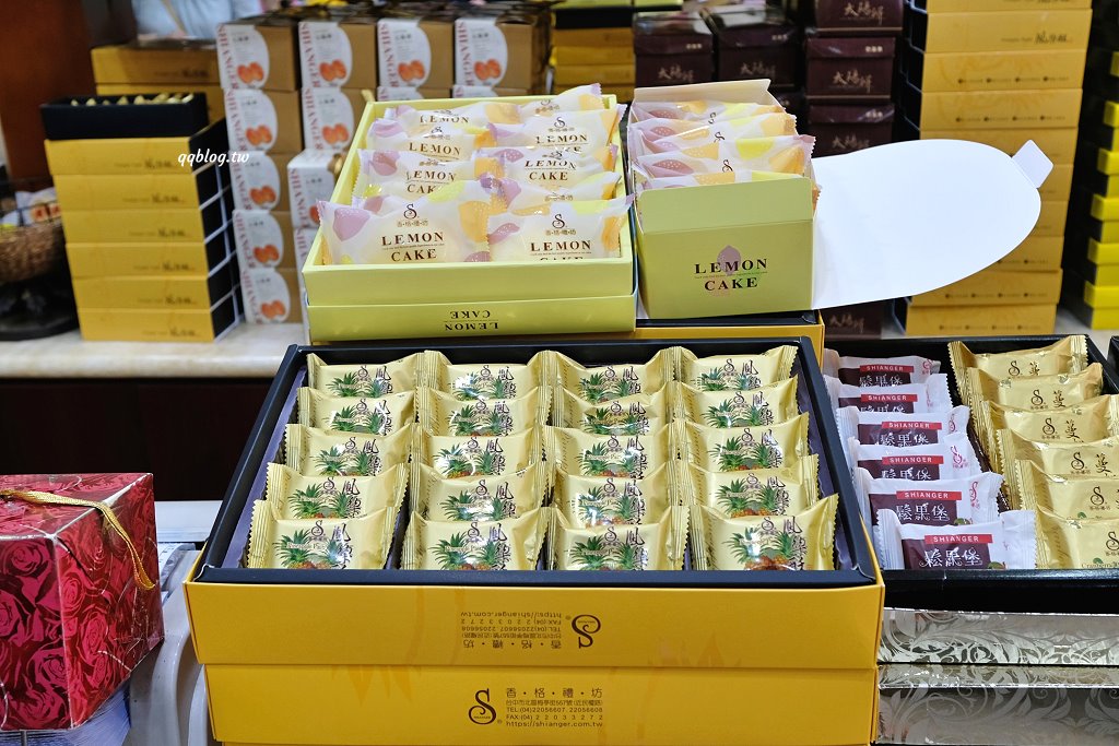 台中北區︱香格禮坊．台中老字號餅店，以蛋黃酥打出名號，中秋節前夕沒有提早預訂只能現場排到天荒地老 @QQ的懶骨頭