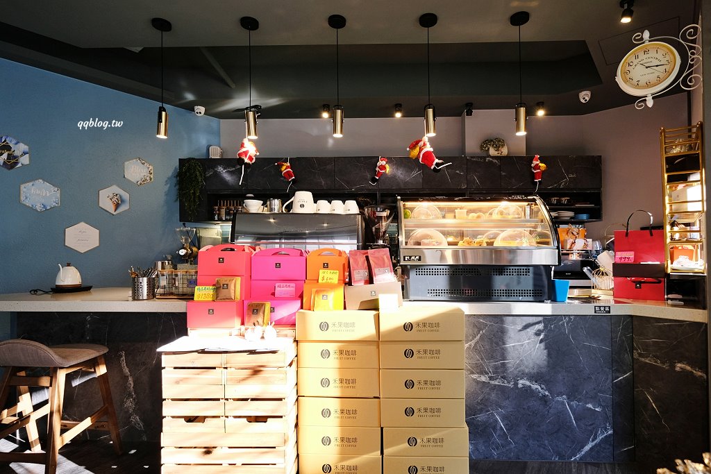 台中清水︱禾果咖啡．安靜內斂又自帶氛圍感的咖啡館，享受喝一杯咖啡的時光 @QQ的懶骨頭
