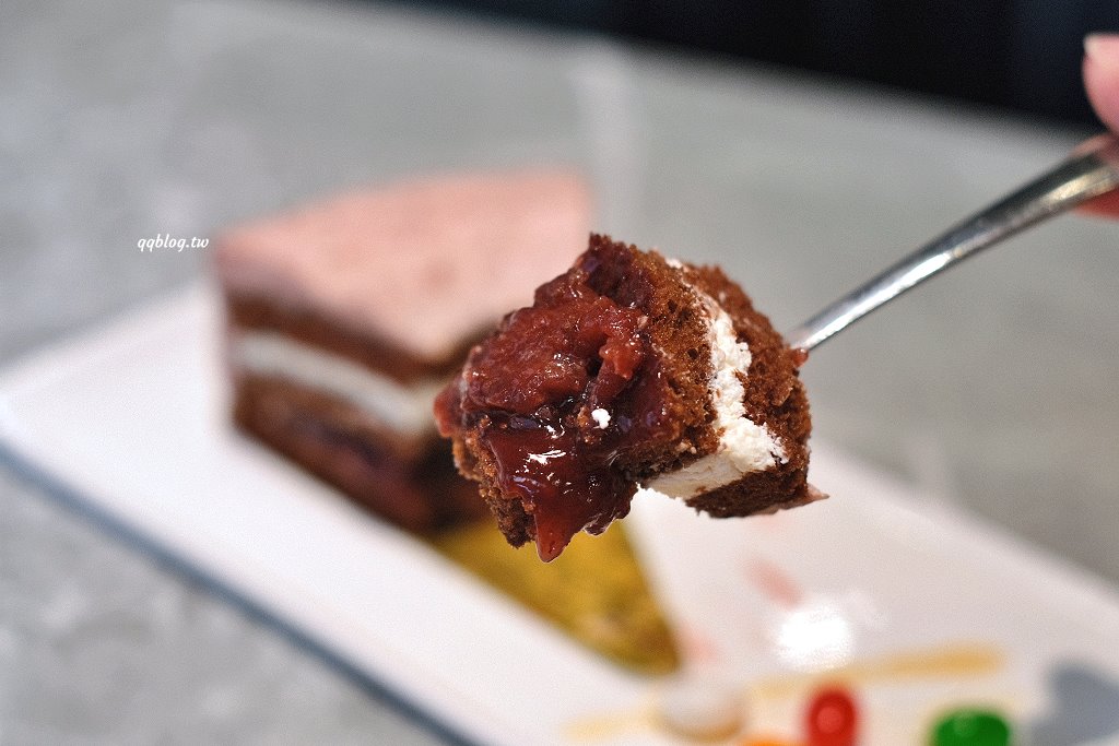 台中清水︱禾果咖啡．安靜內斂又自帶氛圍感的咖啡館，享受喝一杯咖啡的時光 @QQ的懶骨頭