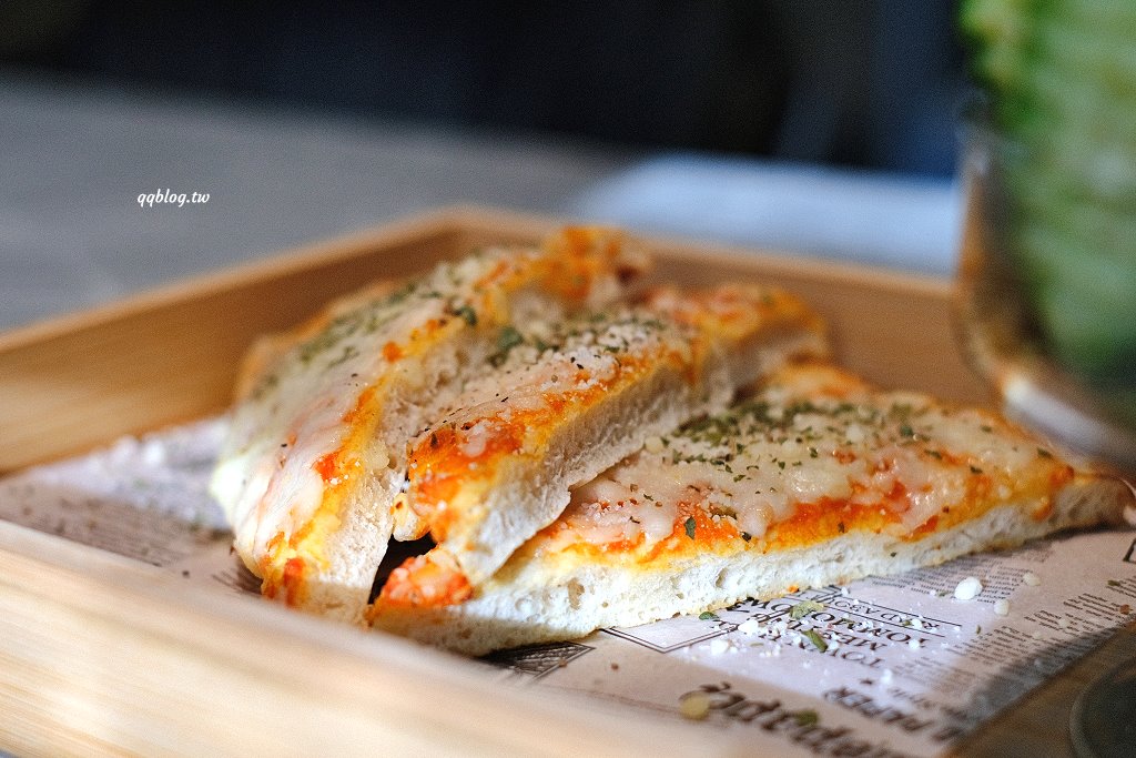 台中清水︱禾果咖啡．安靜內斂又自帶氛圍感的咖啡館，享受喝一杯咖啡的時光 @QQ的懶骨頭