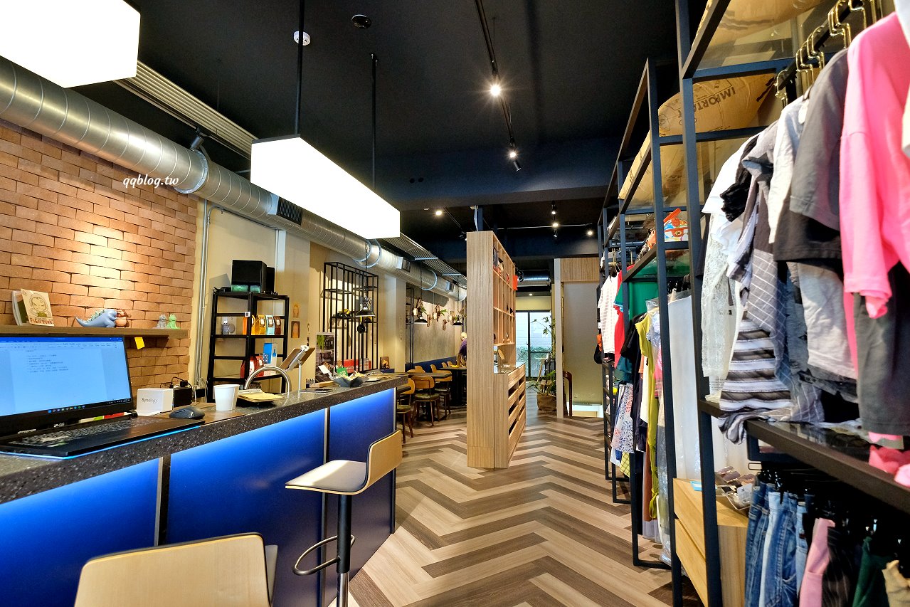 台南安平︱秤秤 二手選物 咖啡 甜點．隱藏在安平小巷弄裡，結合二手物品的咖啡館，一起來挖寶吃甜點吧 @QQ的懶骨頭