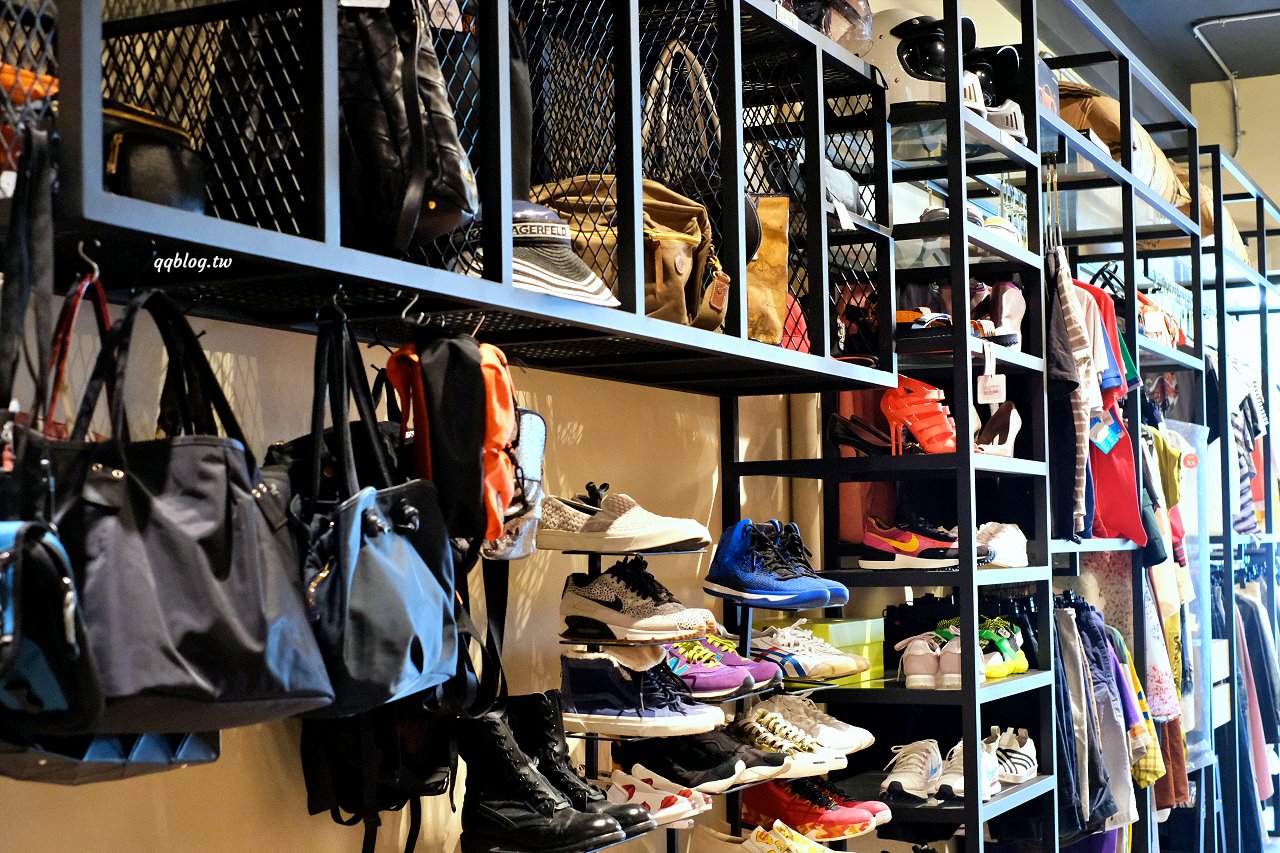 台南安平︱秤秤 二手選物 咖啡 甜點．隱藏在安平小巷弄裡，結合二手物品的咖啡館，一起來挖寶吃甜點吧 @QQ的懶骨頭