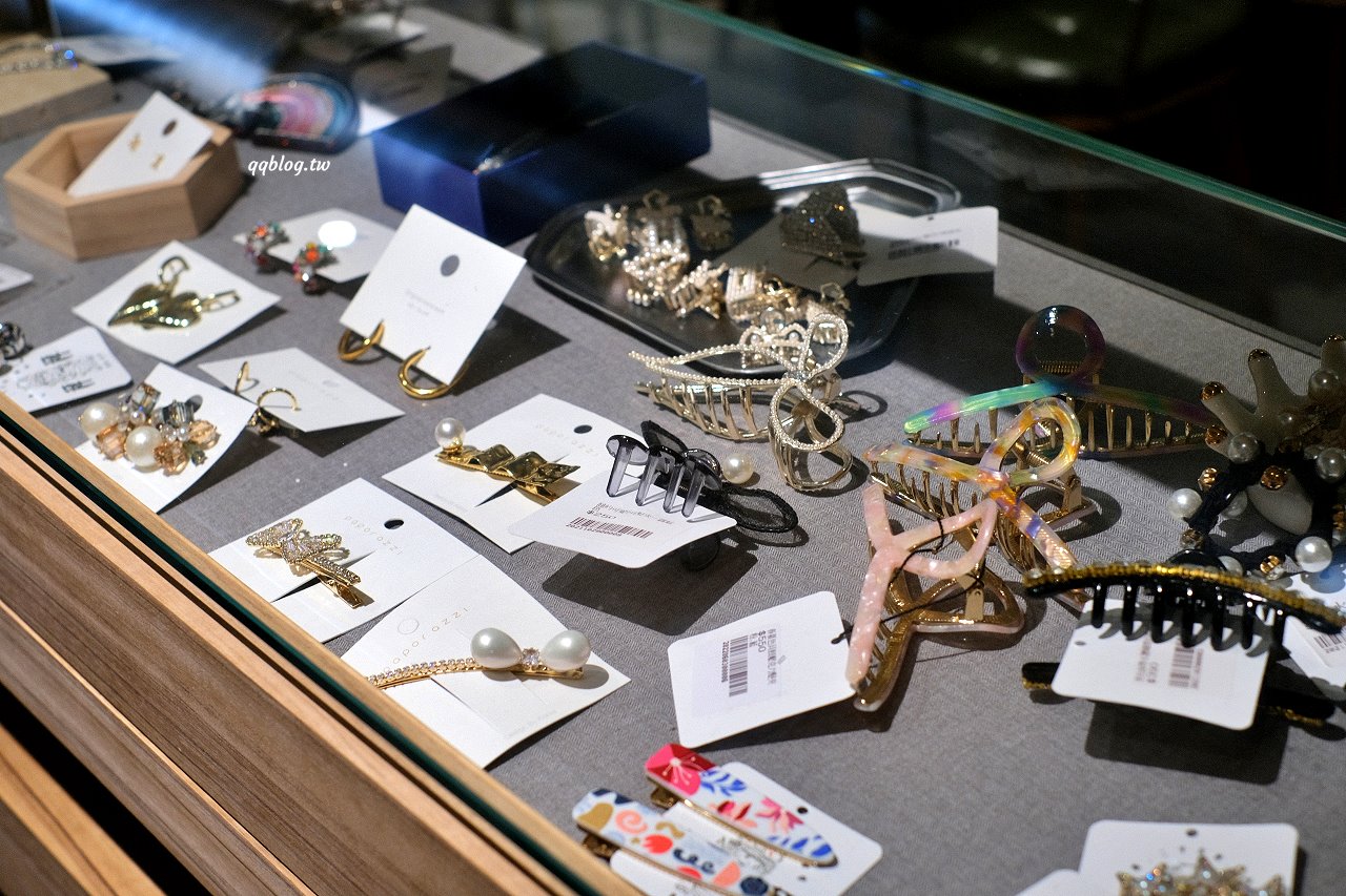 台南安平︱秤秤 二手選物 咖啡 甜點．隱藏在安平小巷弄裡，結合二手物品的咖啡館，一起來挖寶吃甜點吧 @QQ的懶骨頭