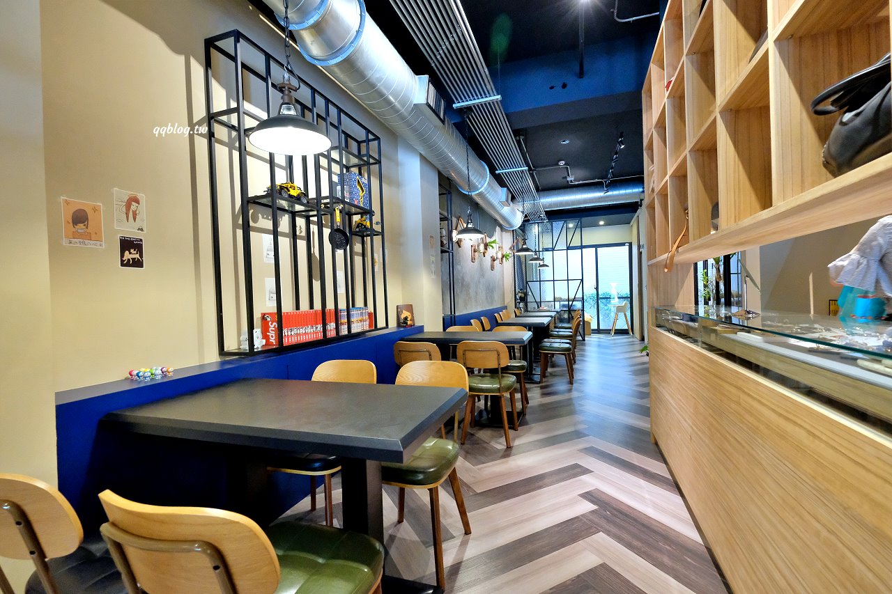 台南安平︱秤秤 二手選物 咖啡 甜點．隱藏在安平小巷弄裡，結合二手物品的咖啡館，一起來挖寶吃甜點吧 @QQ的懶骨頭