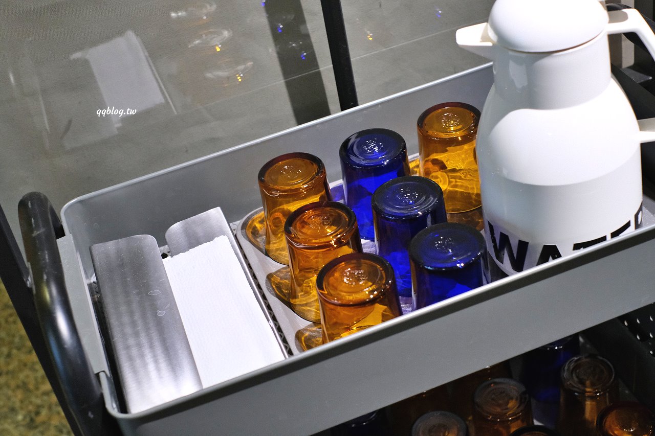 台南安平︱秤秤 二手選物 咖啡 甜點．隱藏在安平小巷弄裡，結合二手物品的咖啡館，一起來挖寶吃甜點吧 @QQ的懶骨頭