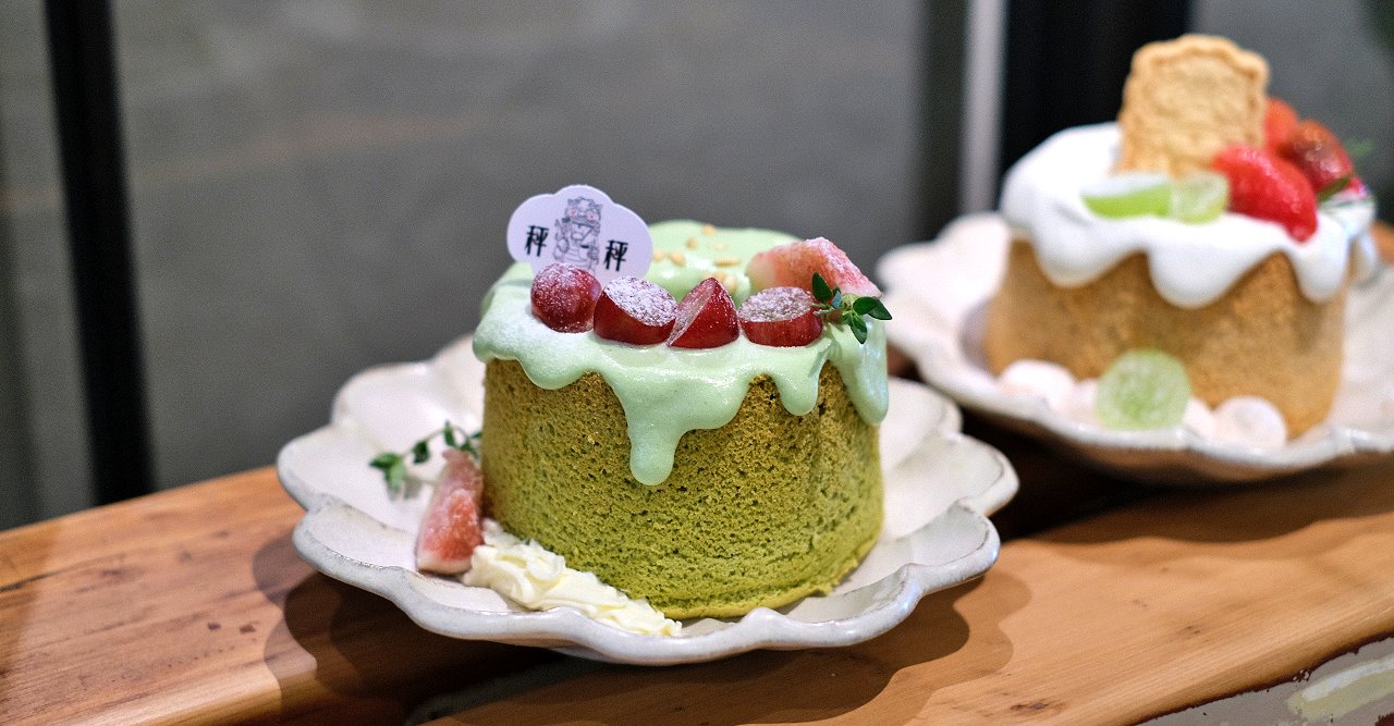 台南安平︱秤秤 二手選物 咖啡 甜點．隱藏在安平小巷弄裡，結合二手物品的咖啡館，一起來挖寶吃甜點吧 @QQ的懶骨頭