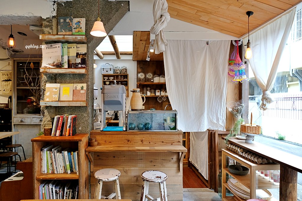 台中南屯︱花毛かき氷喫茶．隱身在黎明新村裡的老宅冰品店，限定口味也很值得一試 @QQ的懶骨頭