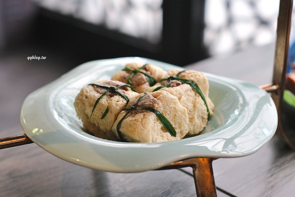 台中北屯︱青花驕麻辣鍋@崇德店．連湯都可以喝的麻辣鍋，紅色、綠色兩種湯頭雙重享受 @QQ的懶骨頭